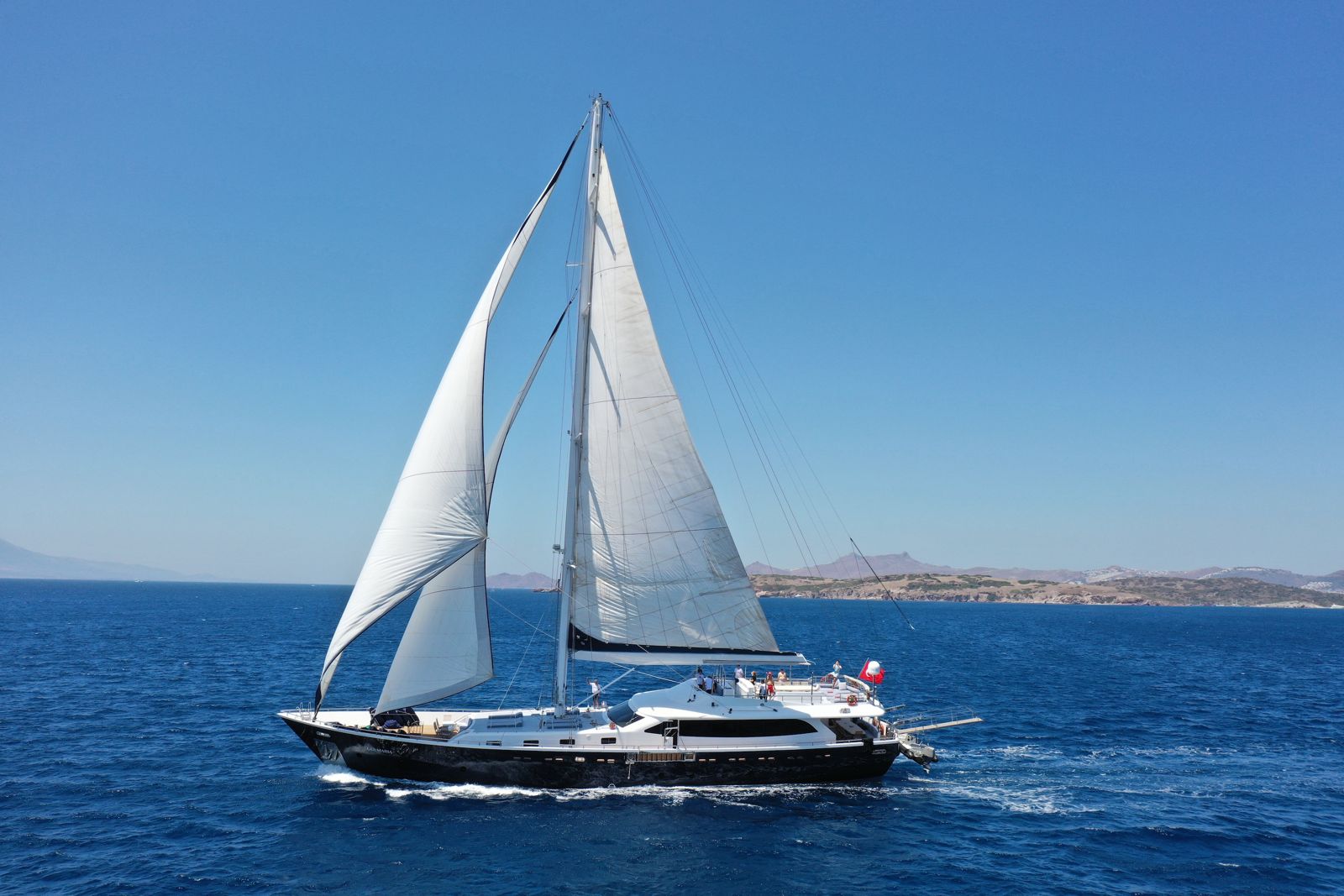 Gulmaria / At Anchorage